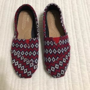 Toms Classic Geo Pattern knit shoes.  Sz 6.5.